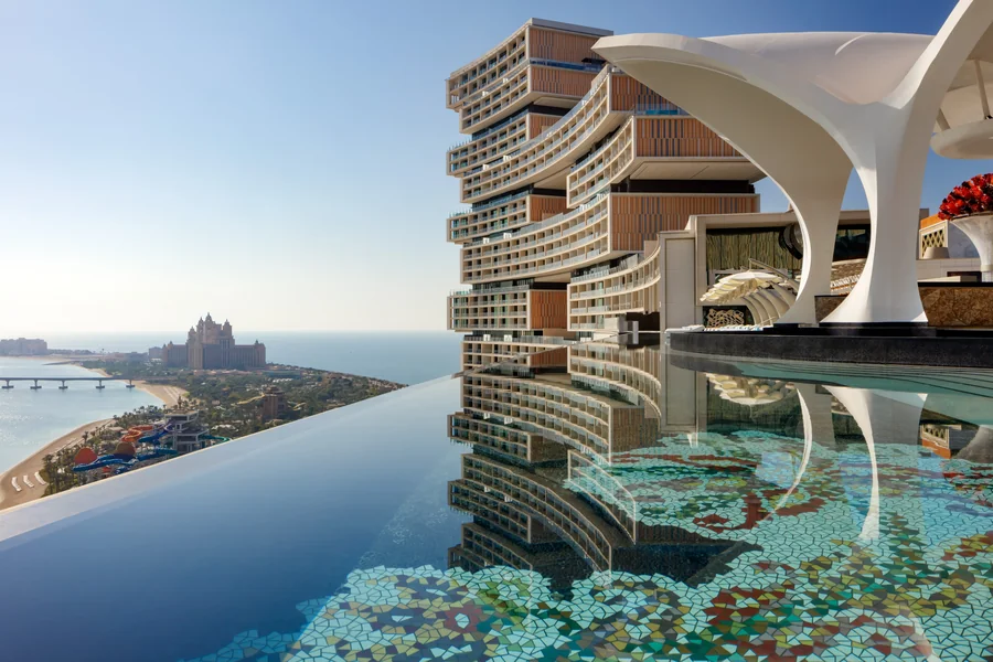 Touchdown in Dubai, Keys in Hand: The American’s Guide to Doing the UAE Right Touchdown in Dubai, Keys in Hand The American’s Guide to Doing the UAE Right